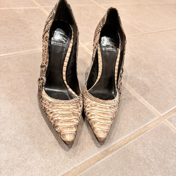 Burberry Snakeskin Patterned High Heels (37) - Picture 11 of 15
